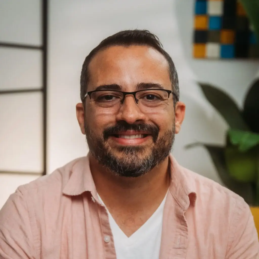 Gustavo Staff Photo