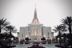 Picture of the Gilbert Arizona Temple of the LDS Church
