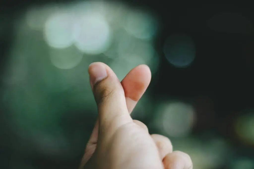An image of a snapping fingers representing Dare 2 Share's blog titled Top 5 Games for Small Youth Groups